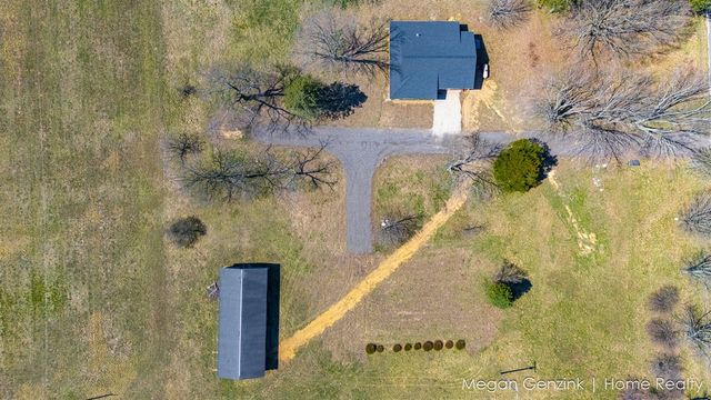 6530 Riverside Road, Fennville, MI 49408