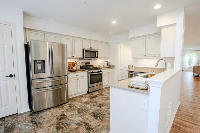 93 KULP RD W, Chalfont, PA 18914