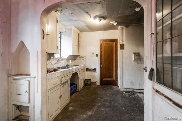 16766 Greenlawn Street, Detroit, MI 48221