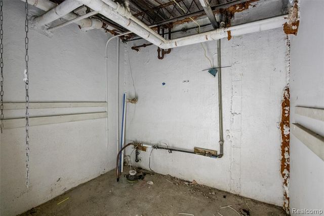 16766 Greenlawn Street, Detroit, MI 48221