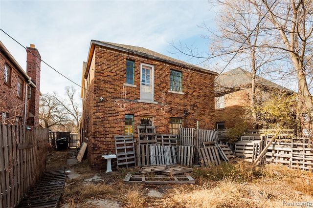 16766 Greenlawn Street, Detroit, MI 48221