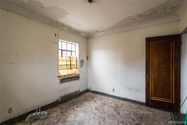 16766 Greenlawn Street, Detroit, MI 48221