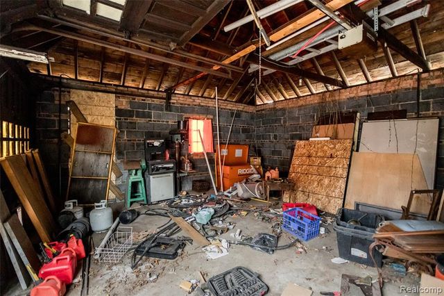 16766 Greenlawn Street, Detroit, MI 48221