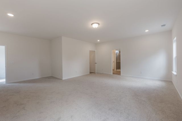 572 Nightengale Ridge Dr, Columbia, TN 38401