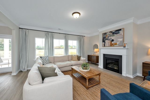 572 Nightengale Ridge Dr, Columbia, TN 38401