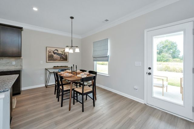 572 Nightengale Ridge Dr, Columbia, TN 38401