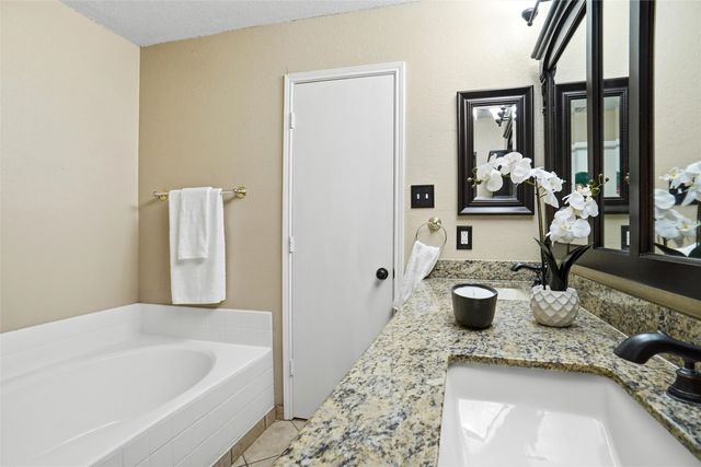 5333 Kingsknowe Parkway, Fort Worth, TX 76135