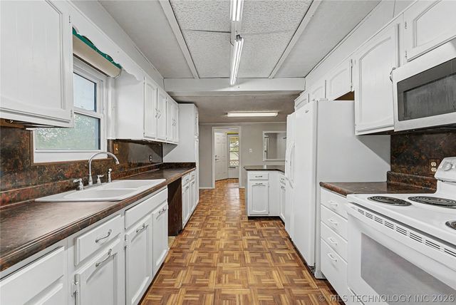 407 N Main Street, Sand Springs, OK 74063