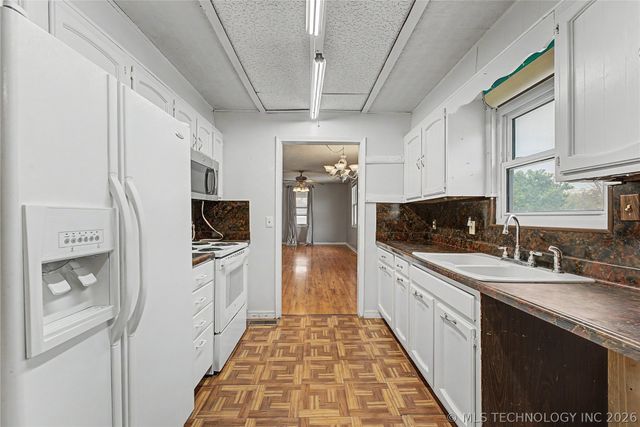 407 N Main Street, Sand Springs, OK 74063