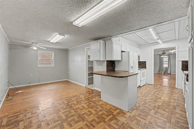 407 N Main Street, Sand Springs, OK 74063