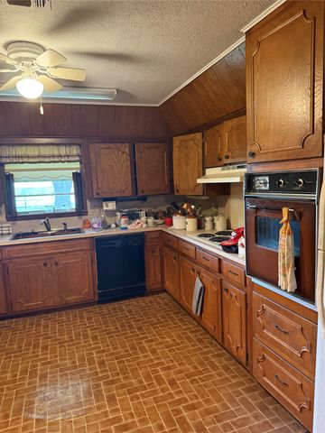 25362 FM-137, Petty, TX 75470