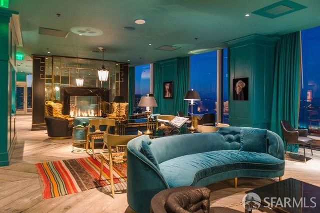 425 1st Street 4407, San Francisco, CA 94105