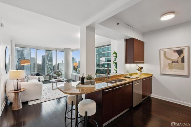 425 1st Street 4407, San Francisco, CA 94105