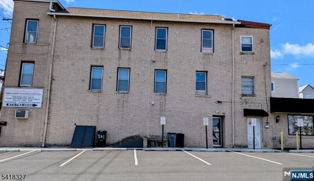 239-241 Union Boulevard 3, Totowa, NJ 07512