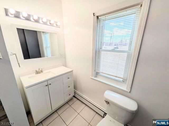 239-241 Union Boulevard 3, Totowa, NJ 07512