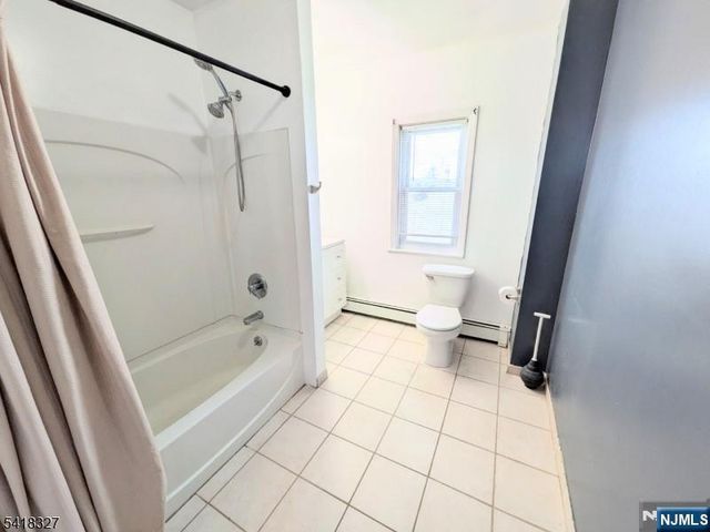 239-241 Union Boulevard 3, Totowa, NJ 07512