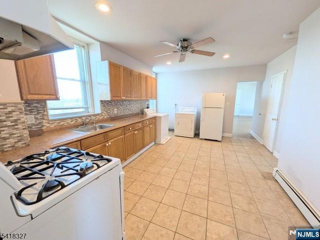 239-241 Union Boulevard 3, Totowa, NJ 07512