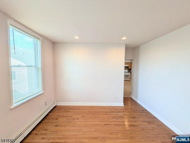 239-241 Union Boulevard 3, Totowa, NJ 07512