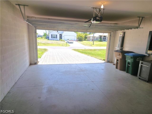 1148 NW 27th CT, Cape Coral, FL 33993
