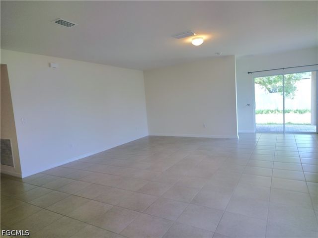 1148 NW 27th CT, Cape Coral, FL 33993