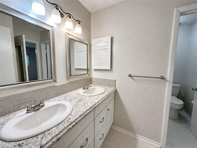 301 Village Lane C, Greensboro, NC 27409