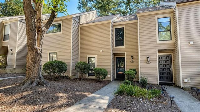 301 Village Lane C, Greensboro, NC 27409