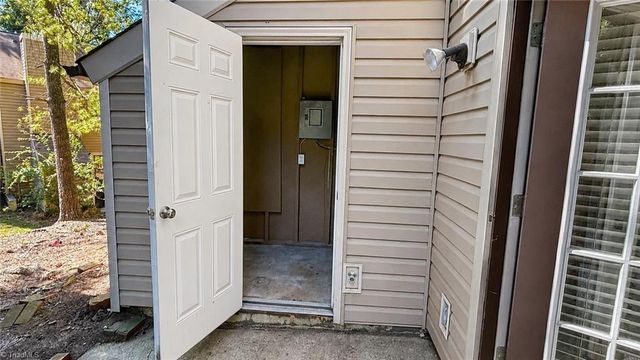 301 Village Lane C, Greensboro, NC 27409