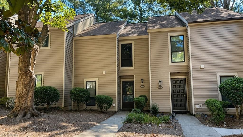 301 Village Lane C, Greensboro, NC 27409