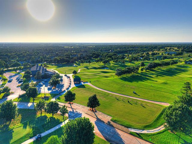 6401 Oak Tree Drive, Edmond, OK 73025