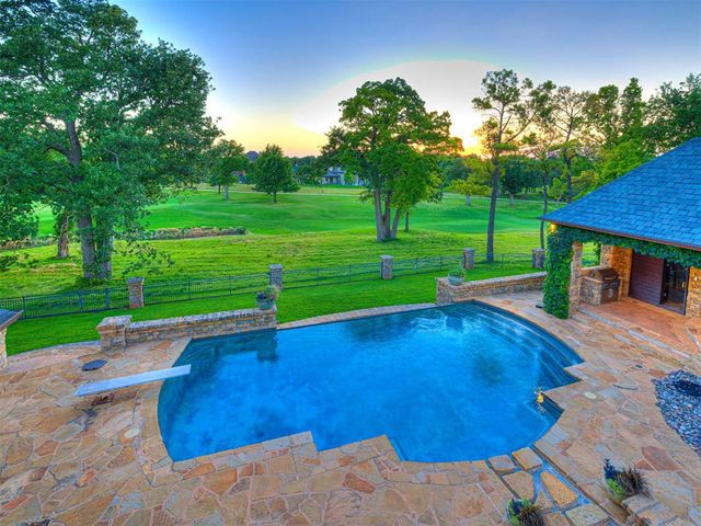6401 Oak Tree Drive, Edmond, OK 73025
