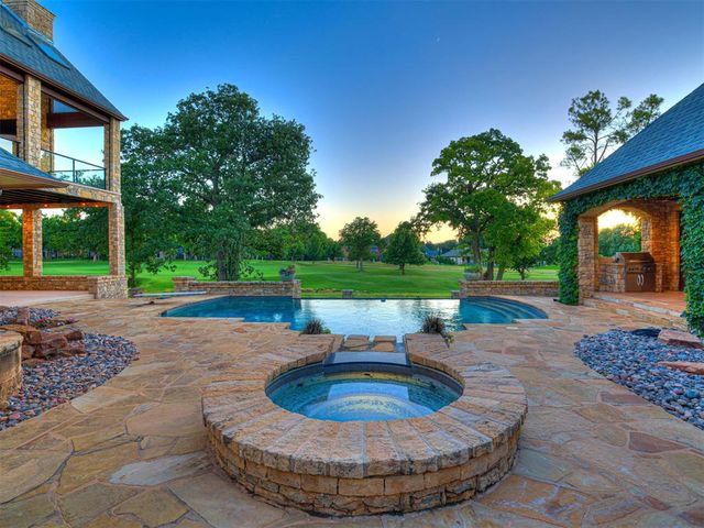 6401 Oak Tree Drive, Edmond, OK 73025