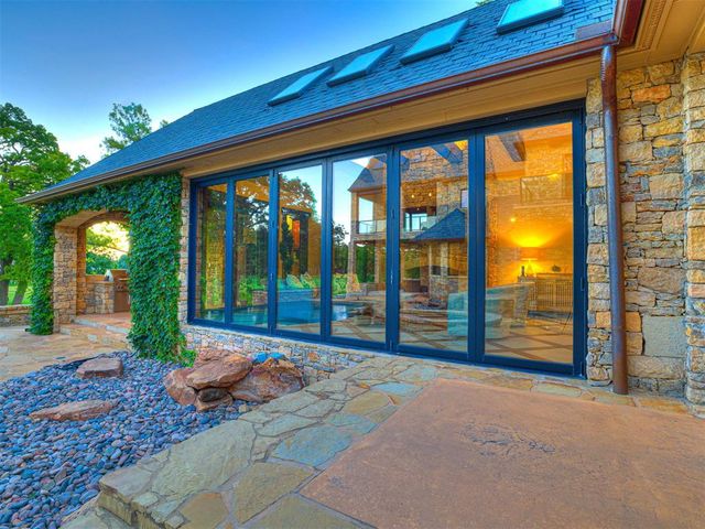 6401 Oak Tree Drive, Edmond, OK 73025