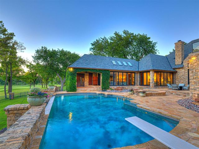 6401 Oak Tree Drive, Edmond, OK 73025