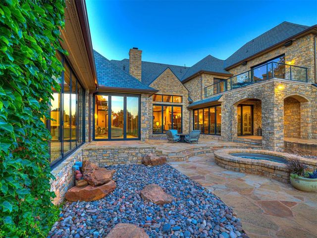 6401 Oak Tree Drive, Edmond, OK 73025