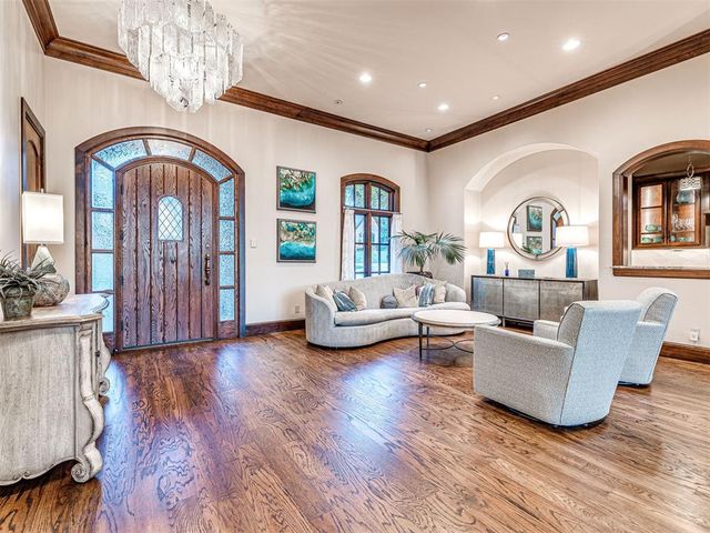 6401 Oak Tree Drive, Edmond, OK 73025
