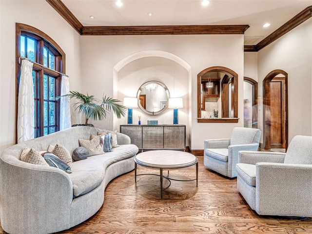 6401 Oak Tree Drive, Edmond, OK 73025