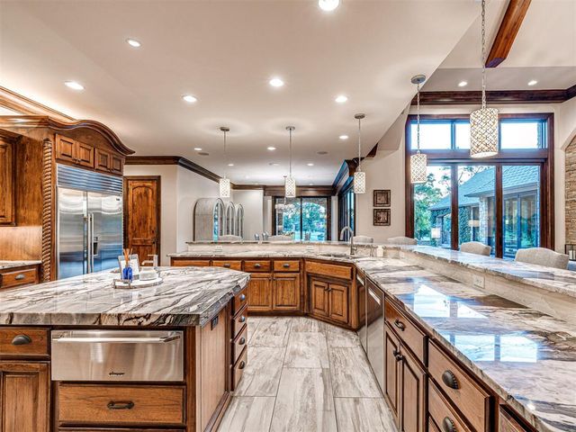 6401 Oak Tree Drive, Edmond, OK 73025