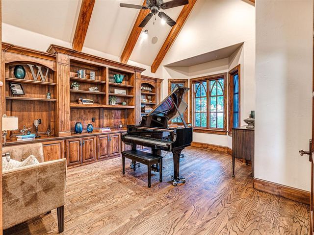 6401 Oak Tree Drive, Edmond, OK 73025