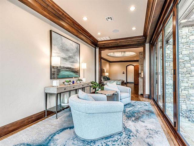 6401 Oak Tree Drive, Edmond, OK 73025