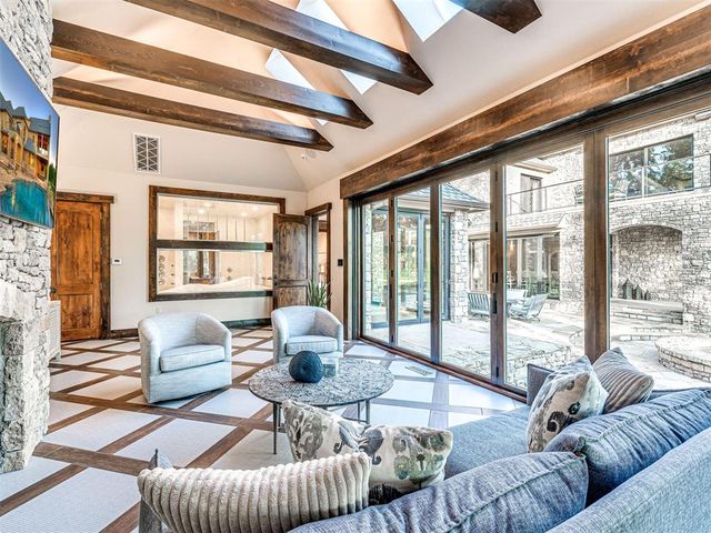 6401 Oak Tree Drive, Edmond, OK 73025