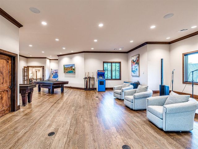 6401 Oak Tree Drive, Edmond, OK 73025