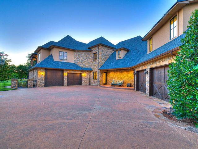 6401 Oak Tree Drive, Edmond, OK 73025