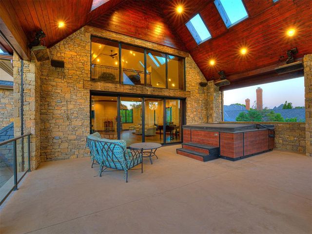 6401 Oak Tree Drive, Edmond, OK 73025