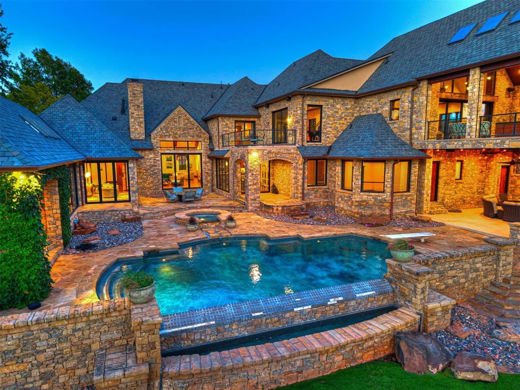 6401 Oak Tree Drive, Edmond, OK 73025