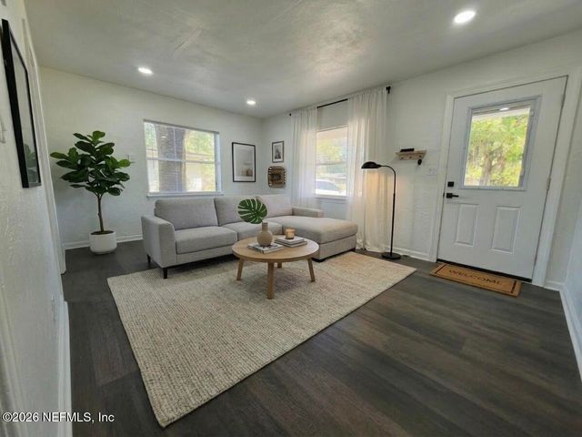 3544 INDIGO Drive, Jacksonville, FL 32207