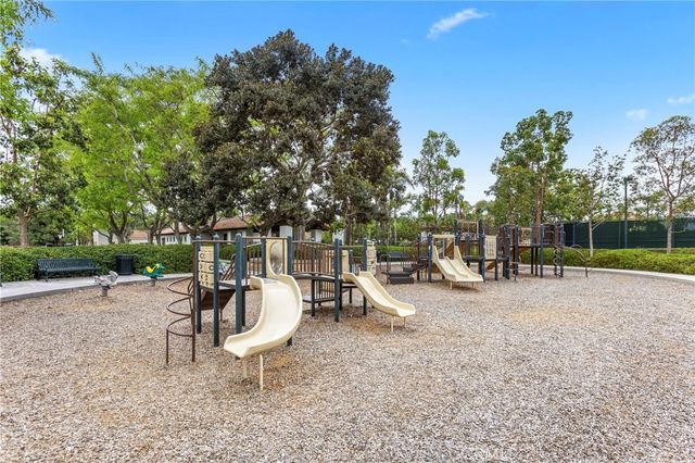 23 Poppy, Irvine, CA 92618