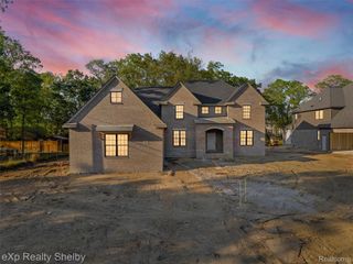 1051 E Avon Road, Rochester Hills, MI 48307