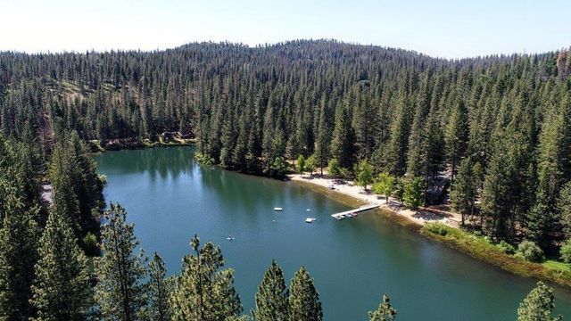 3370 Lakewood Dr, Arnold, CA 95223