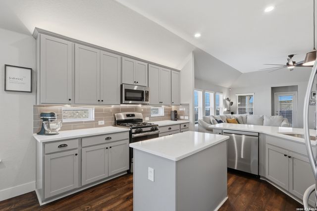5947 Akin Run, San Antonio, TX 78261
