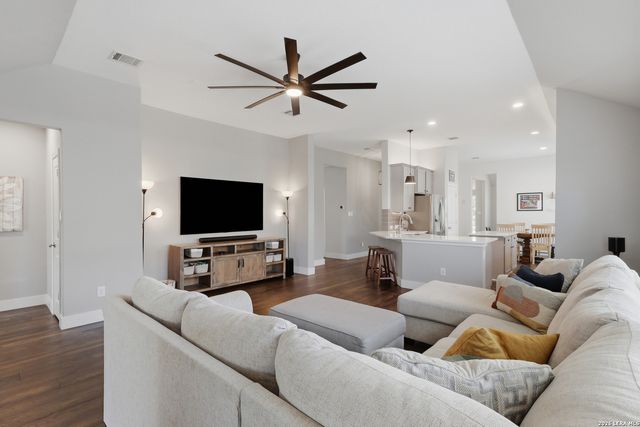 5947 Akin Run, San Antonio, TX 78261